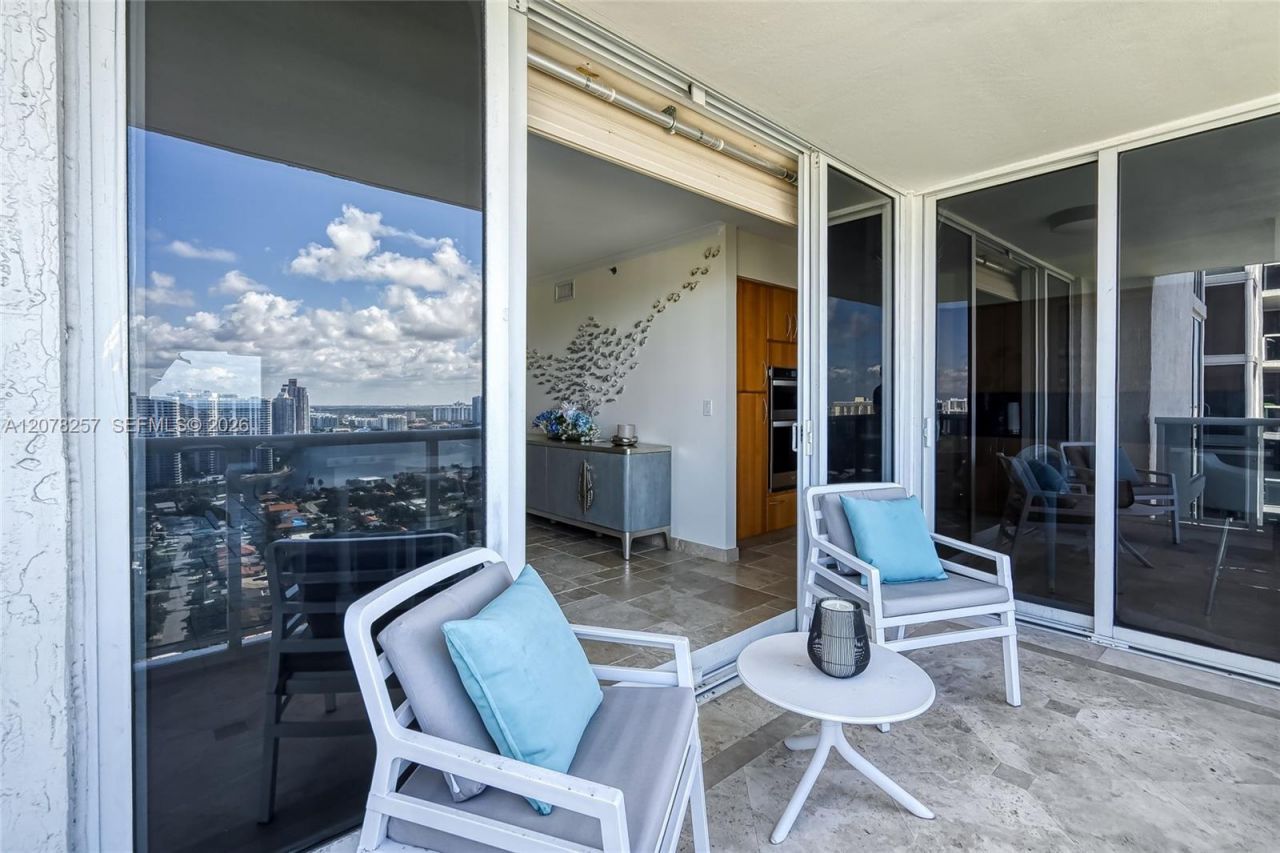 19111 Collins Ave , Unit 2705, Sunny Isles Beach, FL 33160 Photo