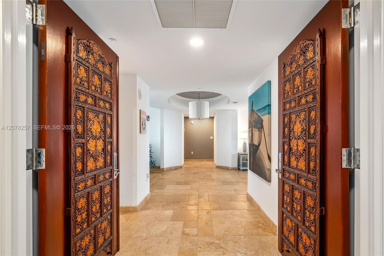 19111 Collins Ave , Unit 2705, Sunny Isles Beach, FL 33160 Photo