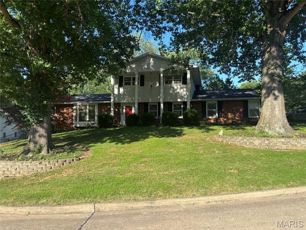 1106 Hilldale Circle , Cape Girardeau, MO 63701