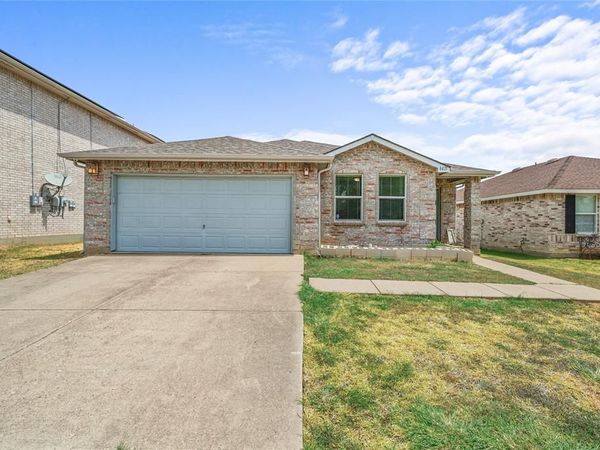 8421 Cotton Valley Lane, Arlington, TX 76002