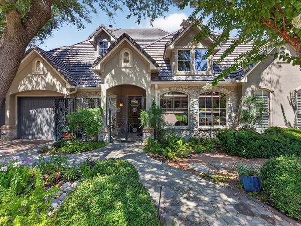 6900 Baltusrol Road, Fort Worth, TX 76132