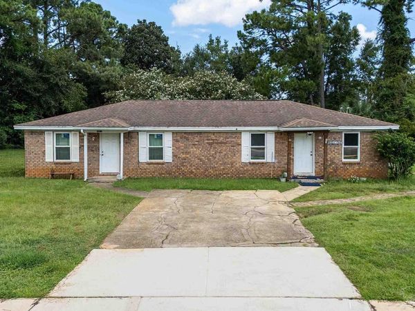 2422 Eliasberg St, Pensacola, FL 32507