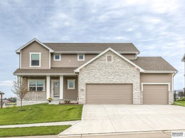 16909 Daniel Street, Bennington, NE 68007