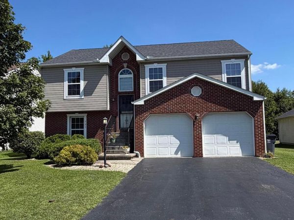 323 Haystack Avenue, Pataskala, OH 43062