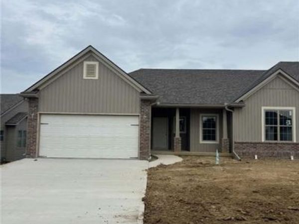 4705 Stonebridge Drive, St Joseph, MO 64505