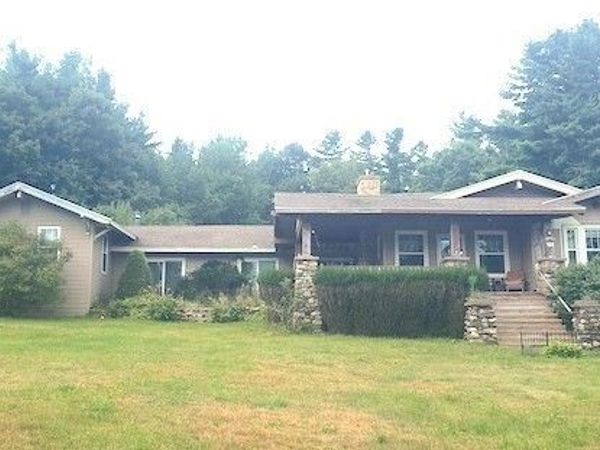 25 North St, Blandford, MA 01008