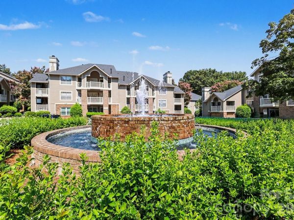5009 Sharon Road, Unit I, Charlotte, NC 28210