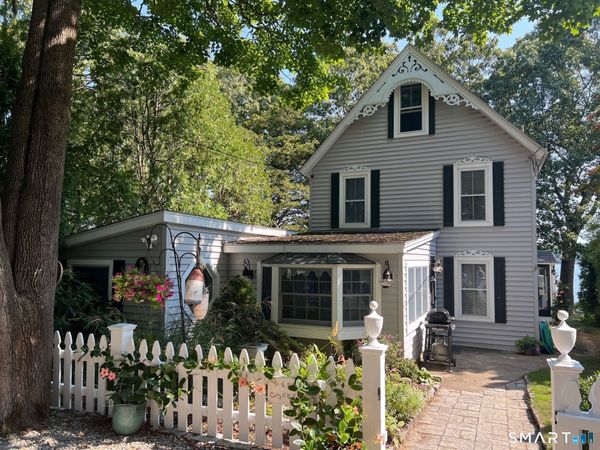 23 Saunders , East Lyme, CT 06357