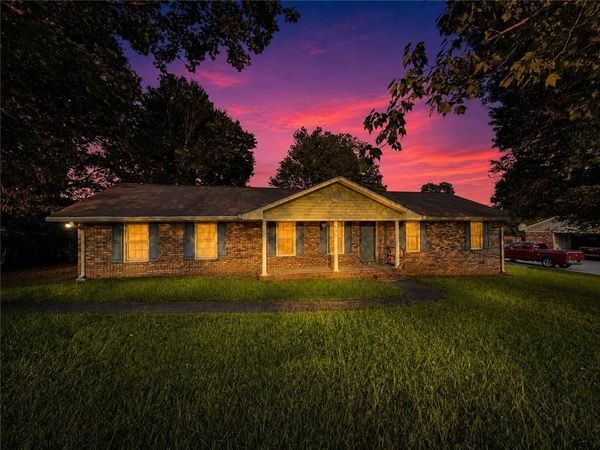25 Montre Circle SE, Silver Creek, GA 30173