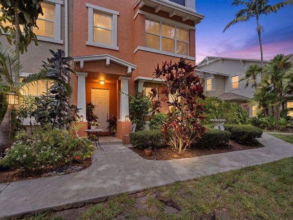 960 Millbrae Court, Unit 6, West Palm Beach, FL 33401