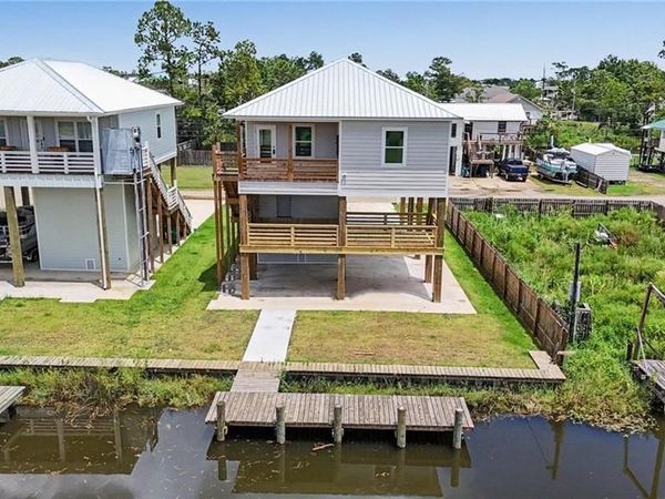 5049 GEORGIA Street , Bay St Louis, MS 39520