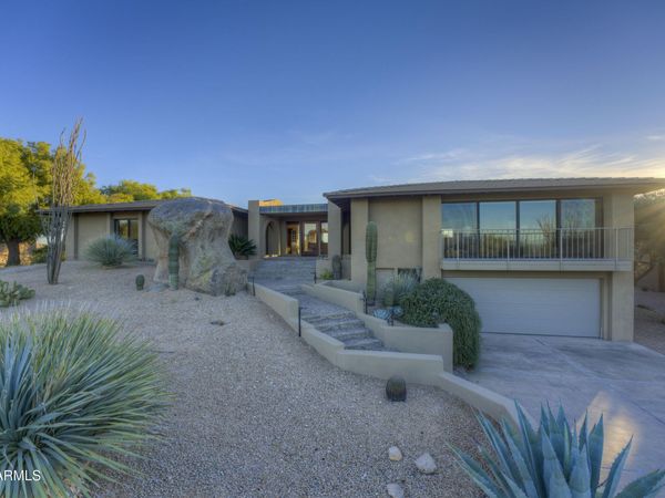 2003 E SMOKETREE Drive, Carefree, AZ 85377