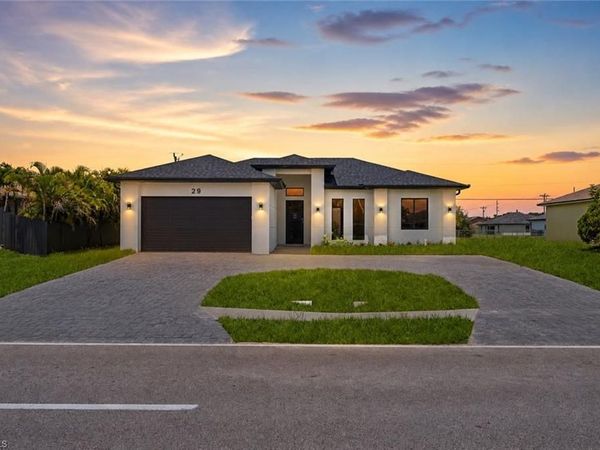 29 Trafalgar PKWY, CAPE CORAL, FL 33991