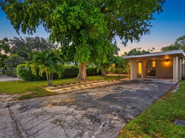 2904 Van Buren St , Hollywood, FL 33020