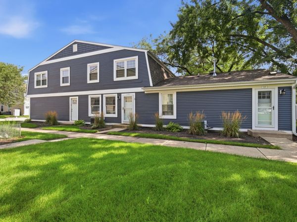 339 Farmington Lane, Vernon Hills, IL 60061