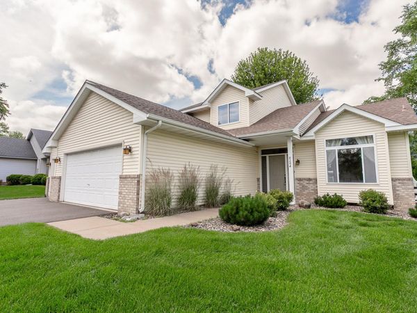 8284 Ashford Road, Woodbury, MN 55125