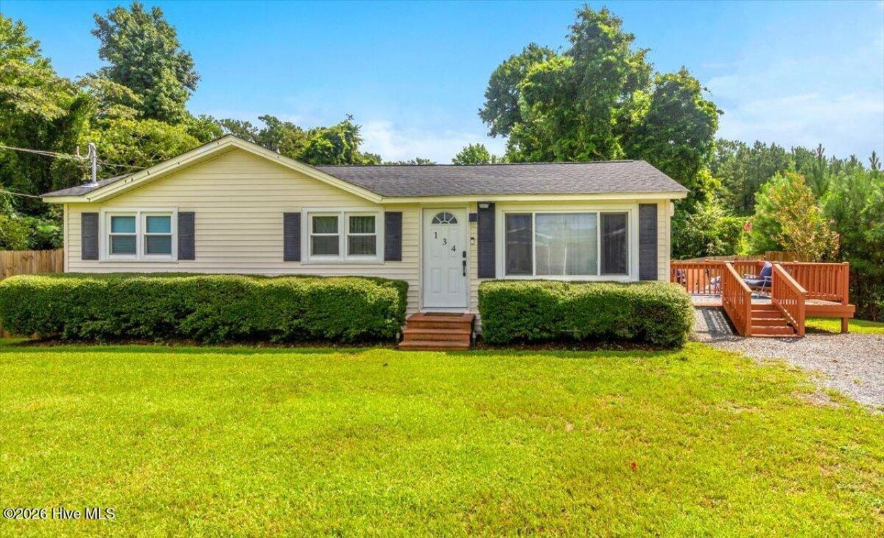 134 Old Freeman Road, Swansboro, NC 28584 Main Photo