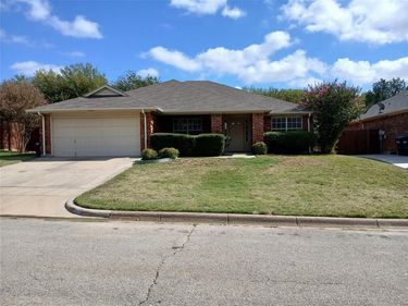 4720 Saint Thomas Place, Fort Worth, TX 76135