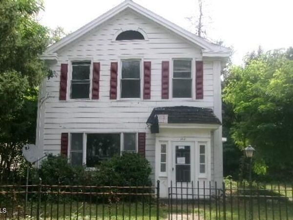 558 3rd Avenue, Troy, NY 12182