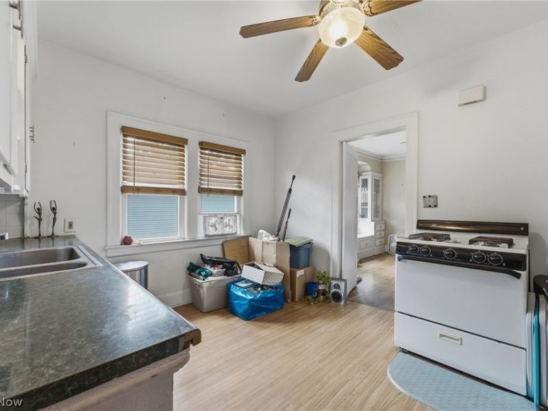 890 Hamlin Street, Akron, OH 44320 Photo 13