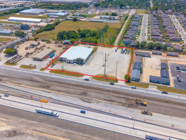 735 E IH 10, Seguin, TX 78155