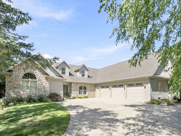 2992 E Bluffwood Terrace, St. Joseph, MI 49085