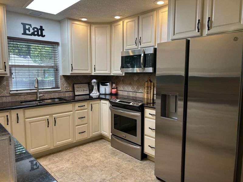 1713 Kingsbury Drive, Saint Marys, OH 45885 Photo 6