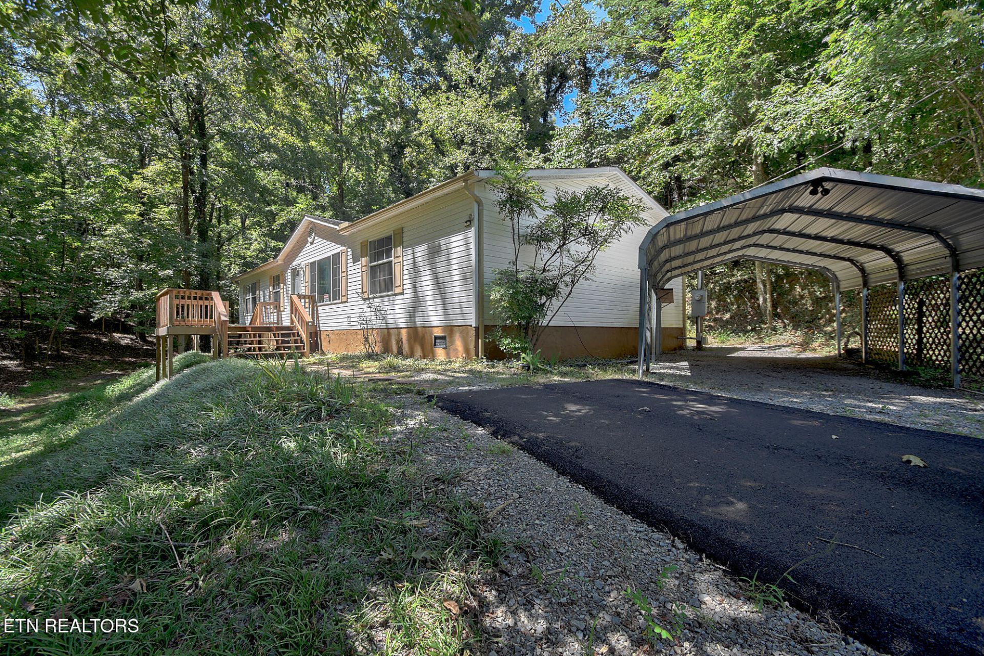 351 Lake Forest Drive, Lenoir City, TN 37772 Main Photo