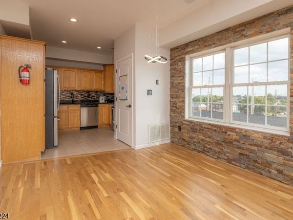 351 S Broad St, Unit 403, Elizabeth, NJ 07202