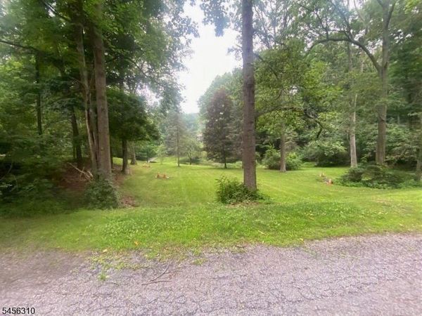 10 Up A Way Dr, Vernon, NJ 07461