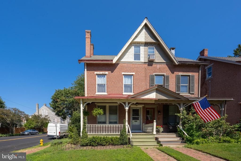 255 DEAN STREET , WEST CHESTER, PA 19382