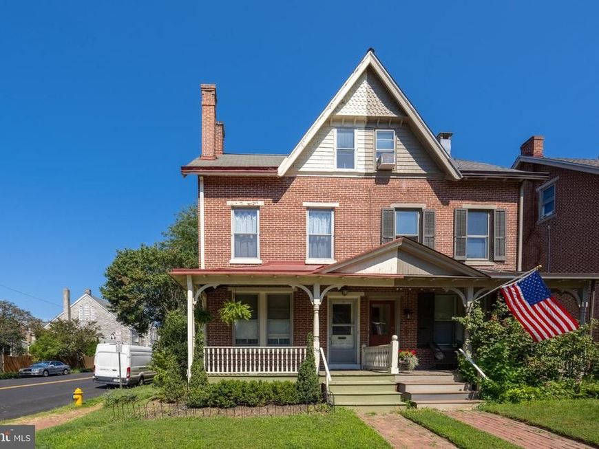 255 Dean Street, West Chester, PA 19382 Main Photo