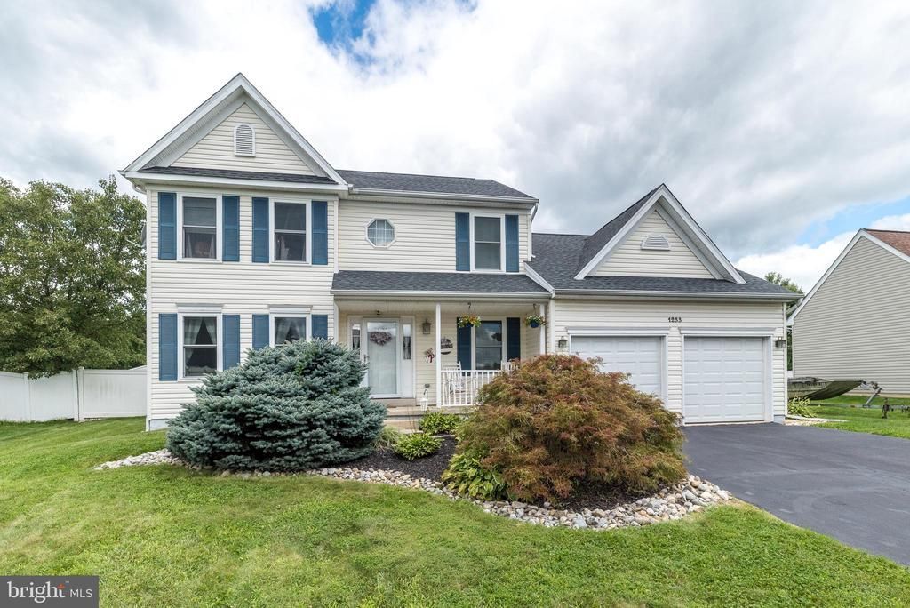 1233 COBBLESTONE DRIVE, QUAKERTOWN, PA 18951