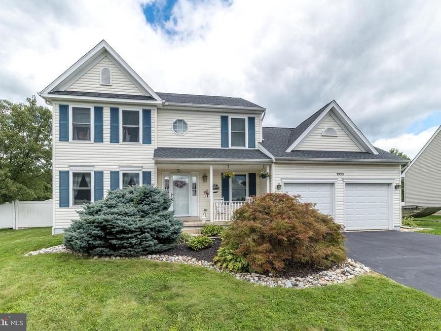 1233 Cobblestone Drive, Quakertown, PA 18951 Main Photo