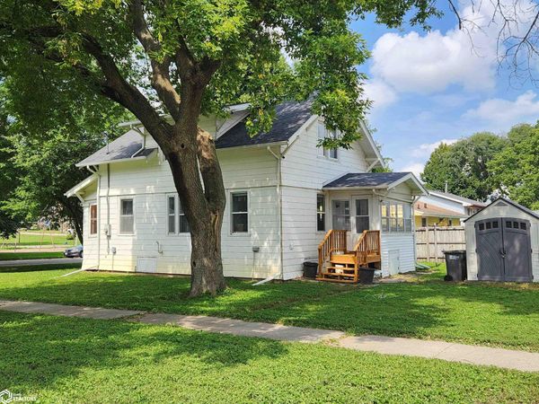 1113 S Washington Avenue, Mason City, IA 50401