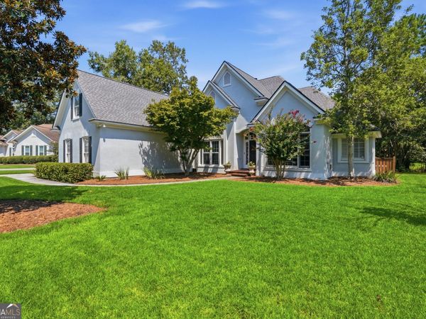 12 Baymeadow Lane, Savannah, GA 31405