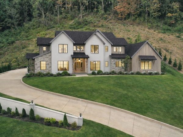 1059 Stockett Drive , Unit 215, Nashville, TN 37221