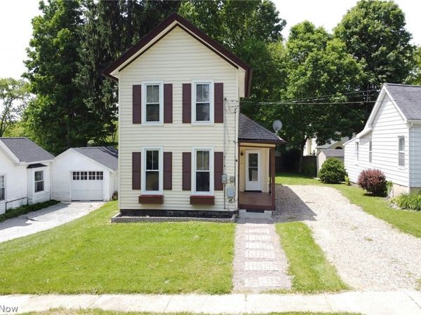 8210 Maple Avenue , Garrettsville, OH 44231