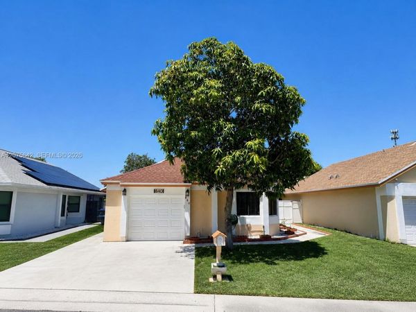 840 W Palm Run Dr , North Lauderdale, FL 33068