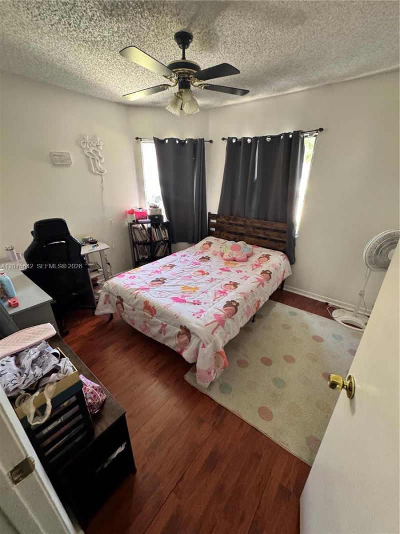 840 W Palm Run Dr , North Lauderdale, FL 33068 Photo