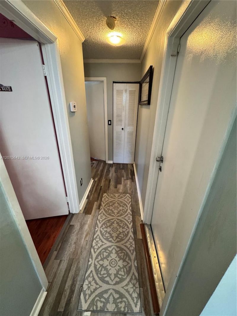 840 W Palm Run Dr , North Lauderdale, FL 33068 Photo
