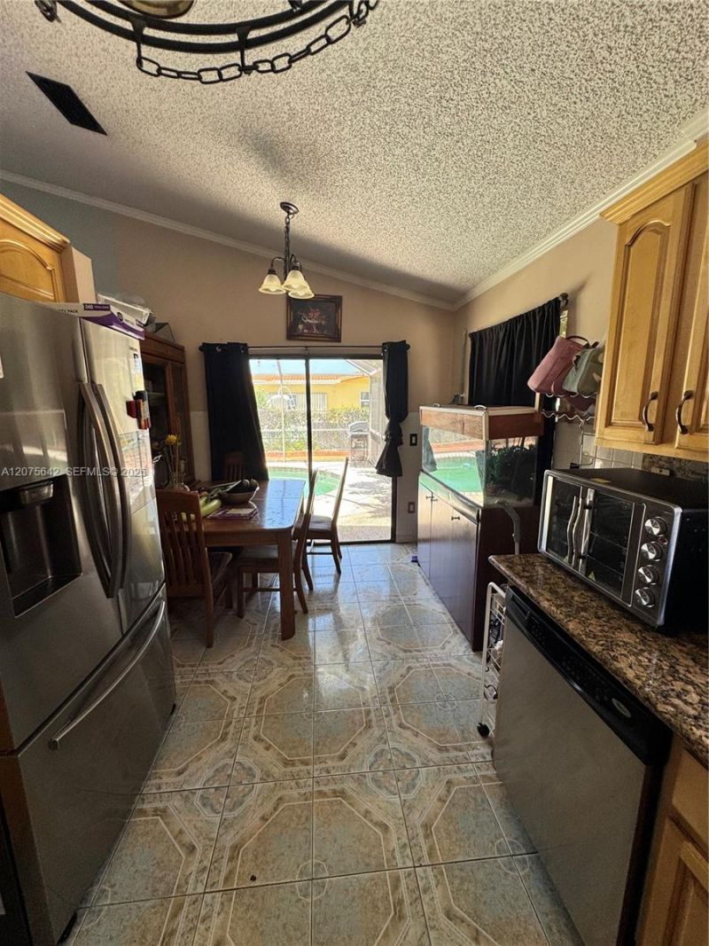 840 W Palm Run Dr , North Lauderdale, FL 33068 Photo