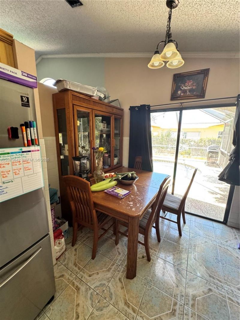 840 W Palm Run Dr , North Lauderdale, FL 33068 Photo