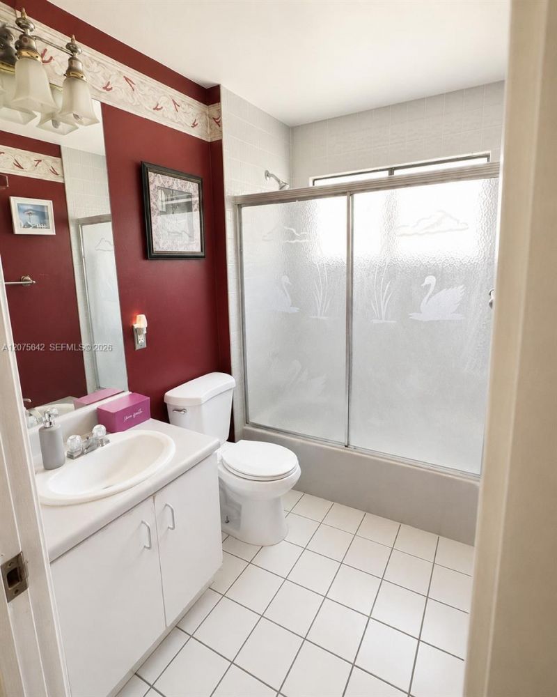 840 W Palm Run Dr , North Lauderdale, FL 33068 Photo