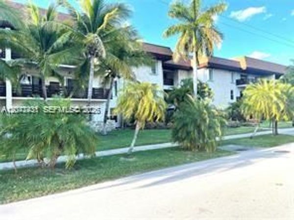 7487 SW 82nd St , Unit C302, Miami, FL 33143