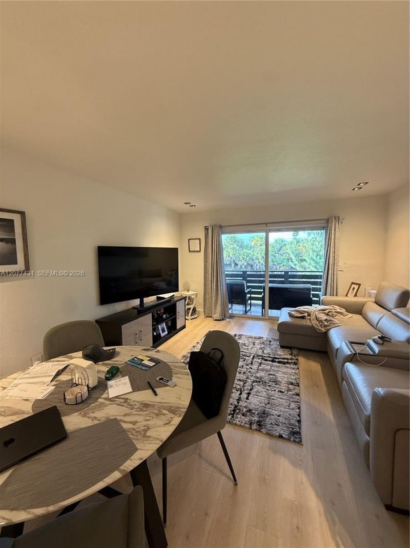 7487 SW 82nd St , Unit C302, Miami, FL 33143 Photo