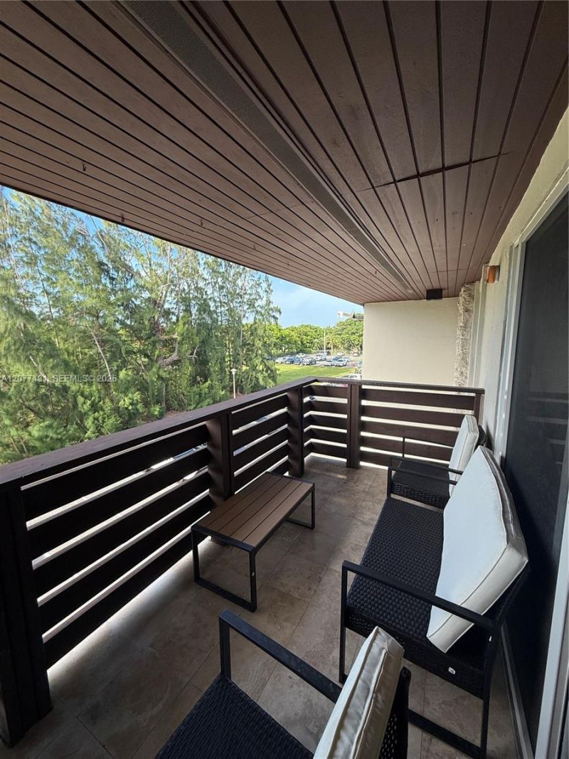 7487 SW 82nd St , Unit C302, Miami, FL 33143 Photo