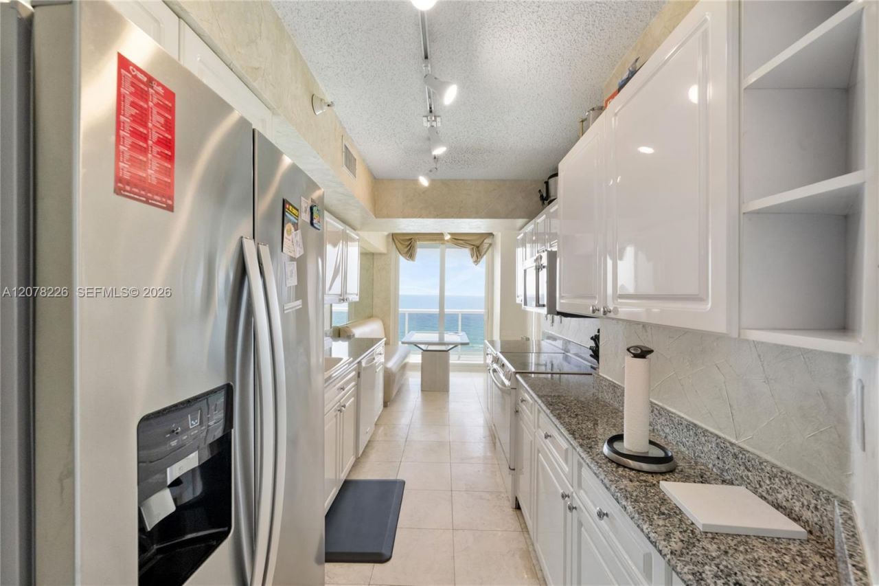 16711 Collins Ave, Unit 907, Sunny Isles Beach, FL 33160 Photo