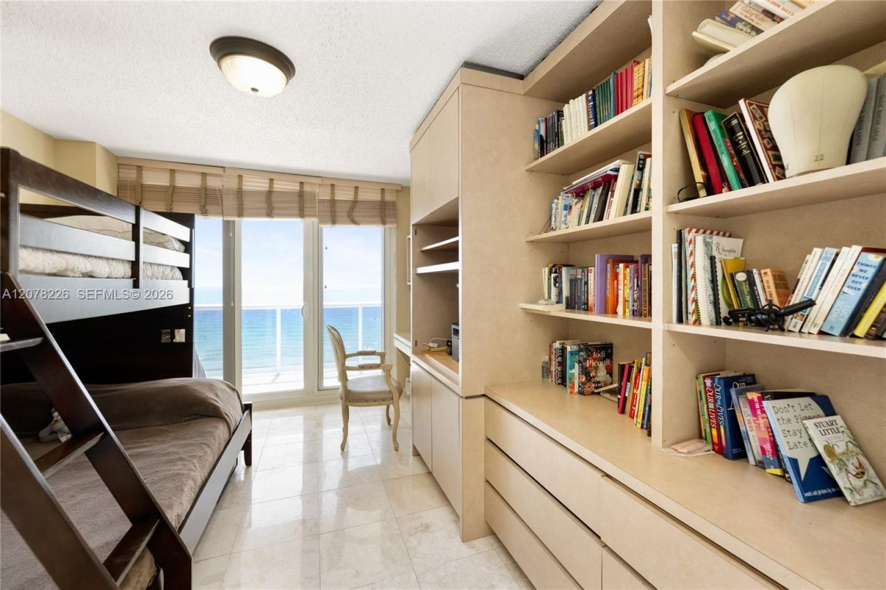 16711 Collins Ave, Unit 907, Sunny Isles Beach, FL 33160 Photo