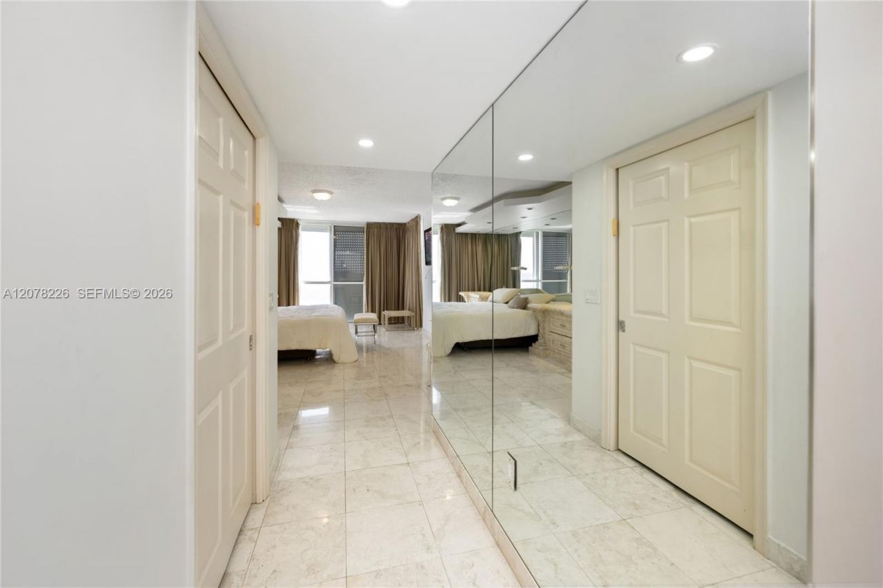 16711 Collins Ave, Unit 907, Sunny Isles Beach, FL 33160 Photo